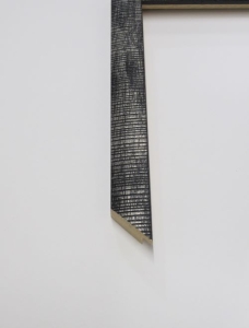 black-wood=picture-frame-l3416-black-silver